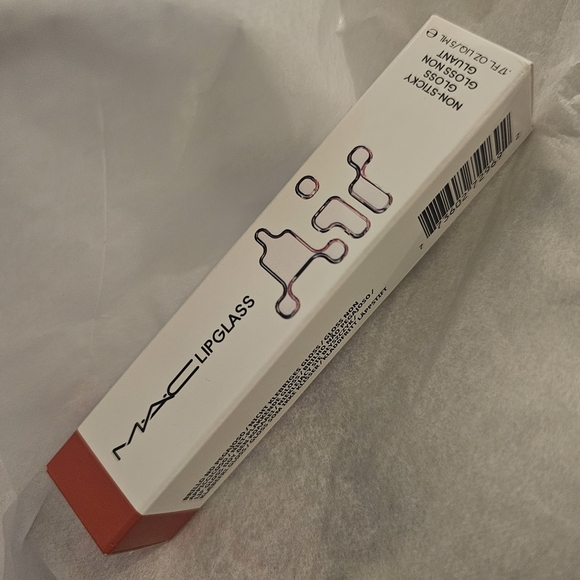 MAC Air Lipglass in Vibrant Red Color- Spritz - Picture 8 of 10